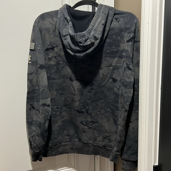 Project Rock Black Camouflage Hoodie Sweatshirt Size Small - Picture 4 of 6